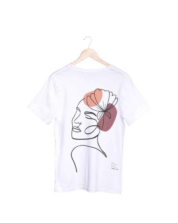 Tee-Shirt "Fleur de féminité" - Image 2
