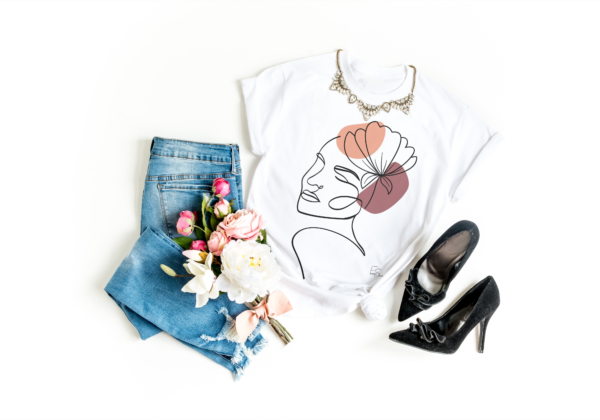 Tee-Shirt "Fleur de féminité" - Image 3