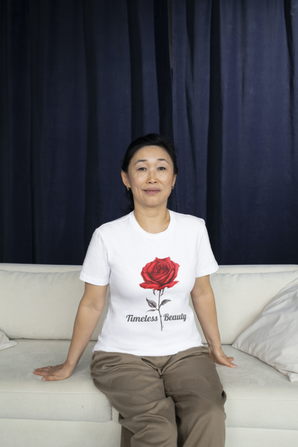 Tee-Shirt “Timeless Beauty” - Image 2